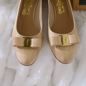 ⛔️SOLD⛔️Salvatore Ferragamo Vara Pumps Patent